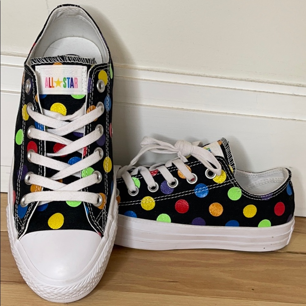 Miley Cyrus x Converse pride shoes in size 6